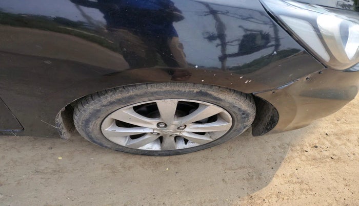 2011 Hyundai Verna FLUIDIC 1.6 CRDI SX, Diesel, Manual, 75,006 km, tyre