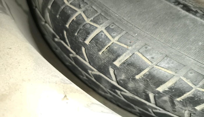 2011 Maruti Ritz VXI, Petrol, Manual, 80,309 km, tyre