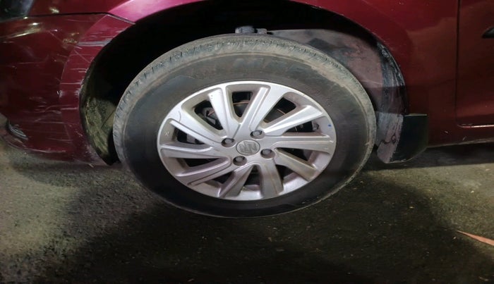 2014 Maruti Swift Dzire ZXI, Petrol, Manual, 61,090 km, tyre