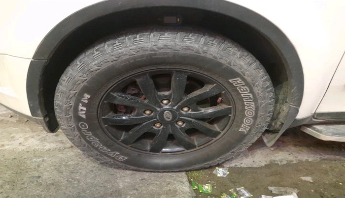 2015 Mahindra XUV500 W10, Diesel, Manual, 1,37,017 km, tyre