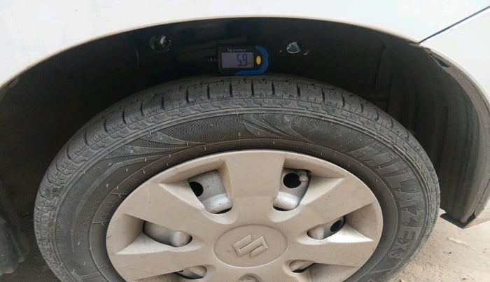 2015 Maruti Wagon R 1.0 LXI CNG, Petrol, Manual, 56,092 km, tyre