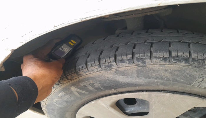 2011 Maruti Ritz VXI, Petrol, Manual, 1,18,970 km, tyre