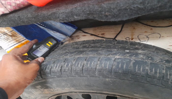 2011 Maruti Ritz VXI, Petrol, Manual, 1,18,970 km, tyre