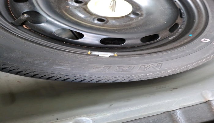 2010 Ford Figo TITANIUM 1.4 DIESEL, Diesel, Manual, 92,381 km, tyre