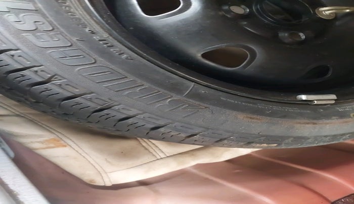 2014 Maruti Alto K10 VXI, Petrol, Manual, 1,02,117 km, tyre