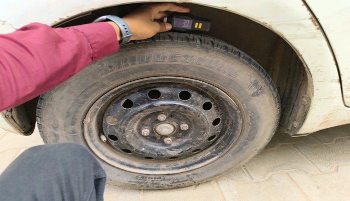 2010 Maruti Swift LXI, Petrol, Manual, 97,287 km, tyre