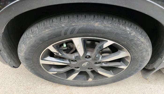 2018 Mahindra XUV500 W11, Diesel, Manual, 78,727 km, tyre
