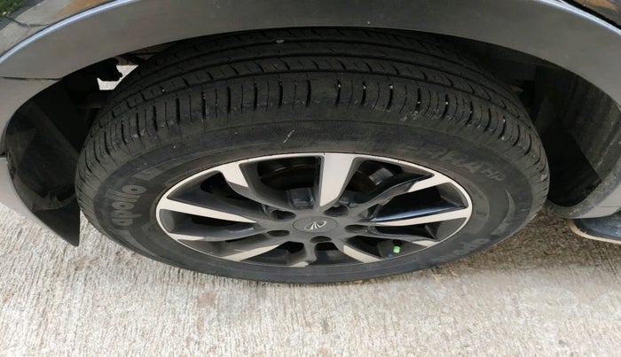2018 Mahindra XUV500 W11, Diesel, Manual, 78,727 km, tyre