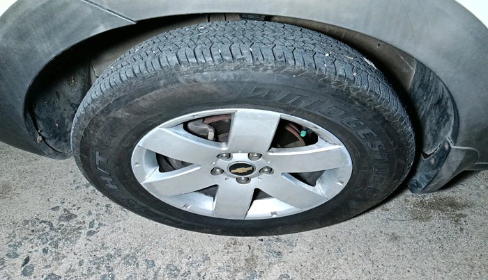 2011 Chevrolet Captiva XTREME, Diesel, Manual, 1,35,551 km, tyre