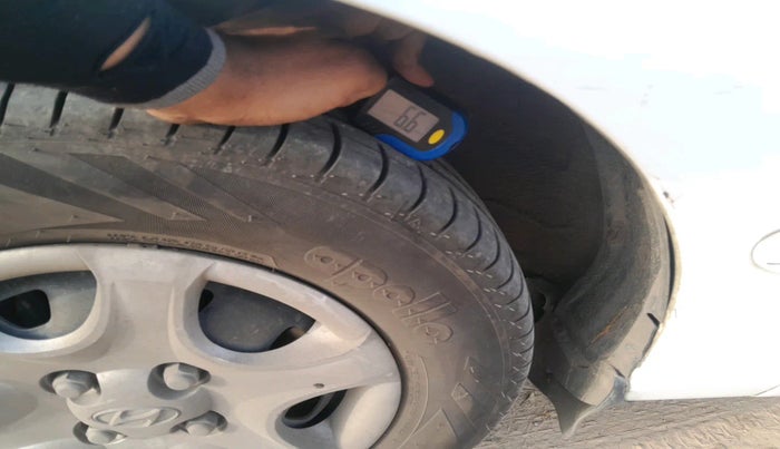 2011 Hyundai Accent GLE, Petrol, Manual, 1,05,034 km, tyre