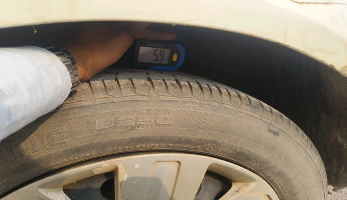 2010 Ford Figo ZXI 1.4 DIESEL, Diesel, Manual, 69,851 km, tyre