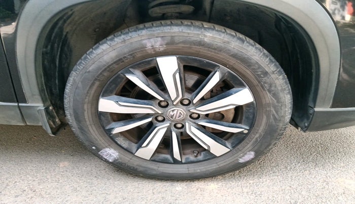 2020 MG HECTOR PLUS SHARP 1.5 PETROL TURBO DCT 6-STR, Petrol, Automatic, 24,933 km, tyre
