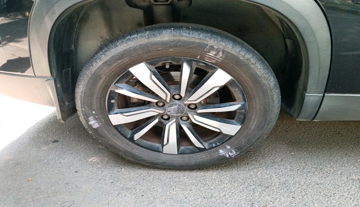 2020 MG HECTOR PLUS SHARP 1.5 PETROL TURBO DCT 6-STR, Petrol, Automatic, 24,933 km, tyre