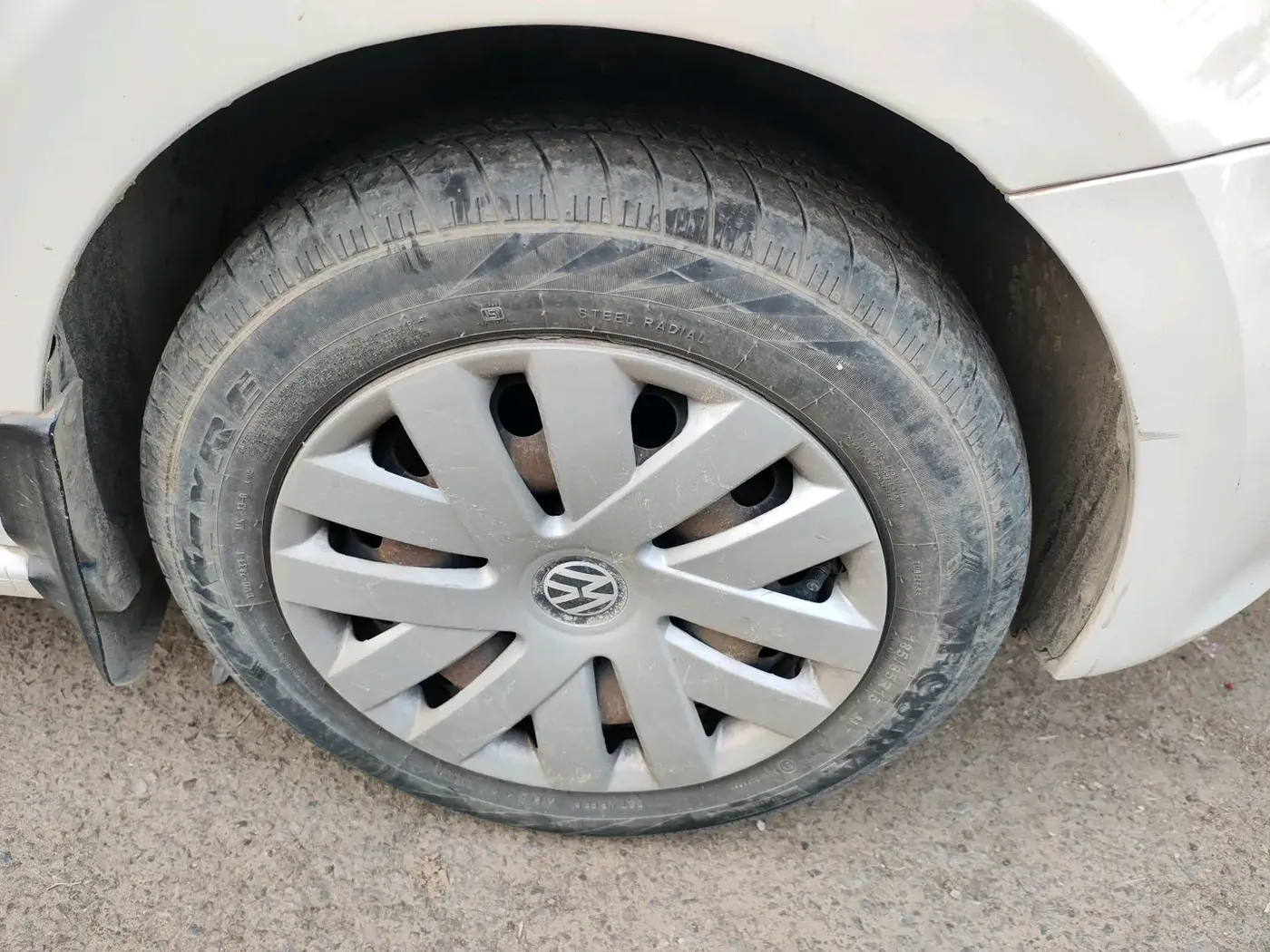 2013 Volkswagen Polo COMFORTLINE 1.2L PETROL, Petrol, Manual, 94,909 km, tyre