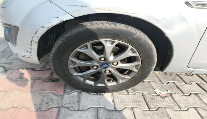 2014 Ford Figo TITANIUM 1.2 PETROL, Petrol, Manual, 44,556 km, tyre