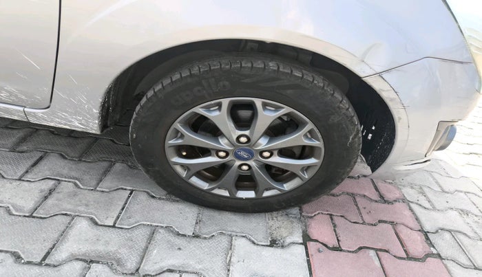 2014 Ford Figo TITANIUM 1.2 PETROL, Petrol, Manual, 44,556 km, tyre