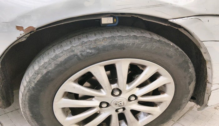 2011 Toyota Etios V, Petrol, Manual, 1,50,093 km, tyre