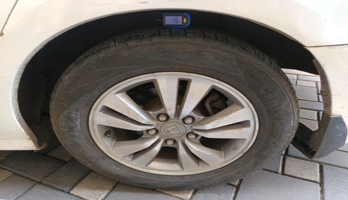 2010 Honda Accord 2.4L I-VTEC AT, Petrol, Automatic, 98,738 km, tyre