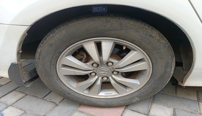 2010 Honda Accord 2.4L I-VTEC AT, Petrol, Automatic, 98,738 km, tyre