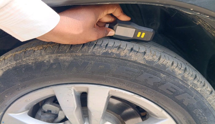 2017 Maruti Vitara Brezza ZDI, Diesel, Manual, 1,28,768 km, tyre