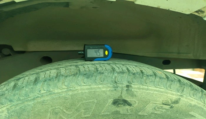 2012 Ford Endeavour 3.0L 4X4 AT, Diesel, Automatic, 1,22,126 km, tyre