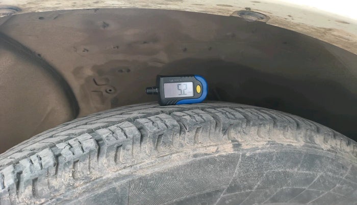 2012 Ford Endeavour 3.0L 4X4 AT, Diesel, Automatic, 1,22,126 km, tyre