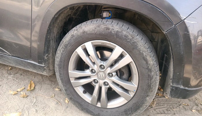 2017 Maruti Vitara Brezza ZDI PLUS, Diesel, Manual, 85,421 km, tyre