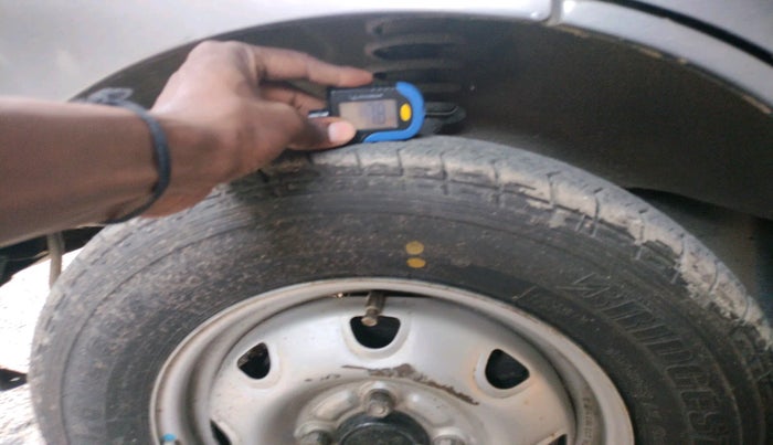 2021 Maruti Eeco 5 STR WITH A/C+HTR CNG, Petrol, Manual, 72,610 km, tyre
