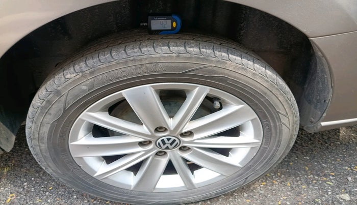 2015 Volkswagen Vento HIGHLINE 1.6 MPI, Petrol, Manual, 81,215 km, tyre