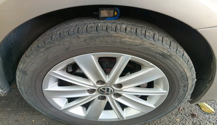 2015 Volkswagen Vento HIGHLINE 1.6 MPI, Petrol, Manual, 81,215 km, tyre