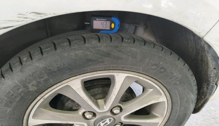 2015 Hyundai Grand i10 ASTA 1.1 CRDI, Diesel, Manual, 1,02,414 km, tyre