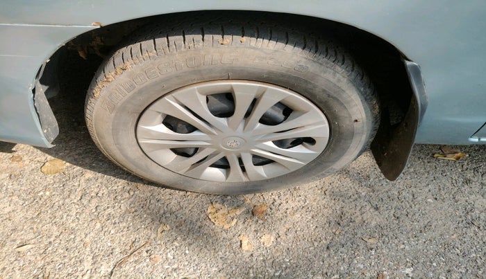 2010 Toyota Innova 2.5 G2 8STR, Diesel, Manual, 1,75,527 km, tyre