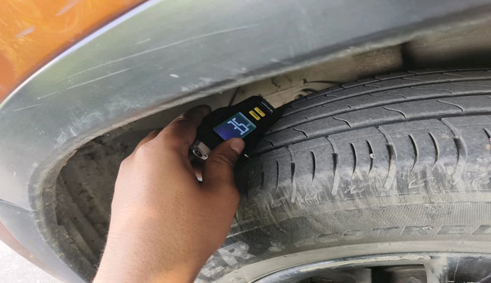 2019 Maruti Vitara Brezza ZDI PLUS AMT, Diesel, Automatic, 1,31,786 km, tyre