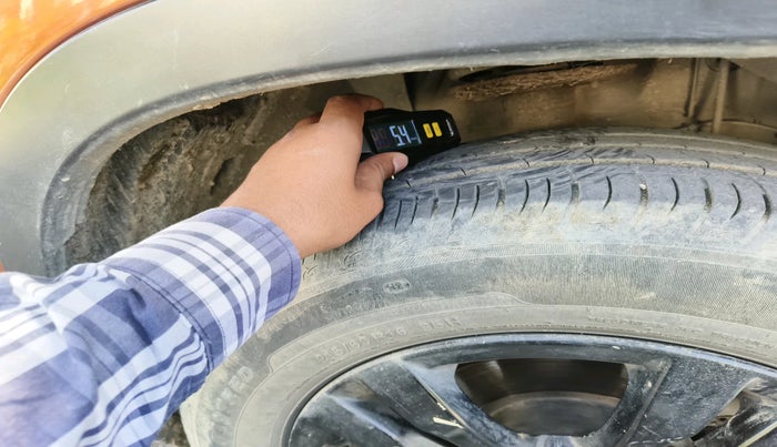 2019 Maruti Vitara Brezza ZDI PLUS AMT, Diesel, Automatic, 1,31,786 km, tyre