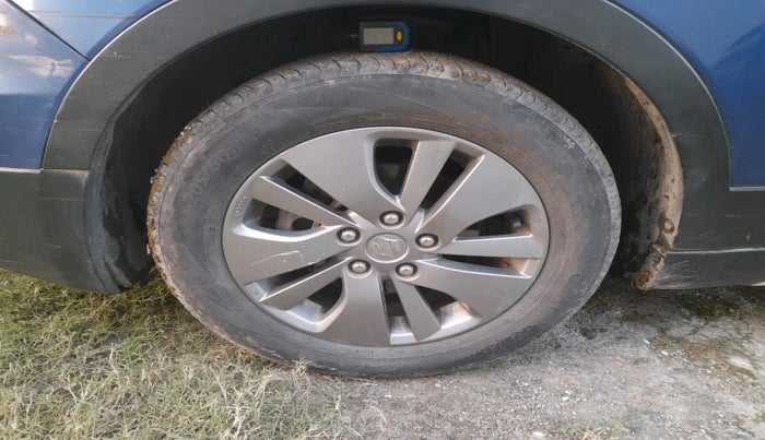 2016 Maruti S Cross ZETA 1.3, Diesel, Manual, 1,06,927 km, tyre