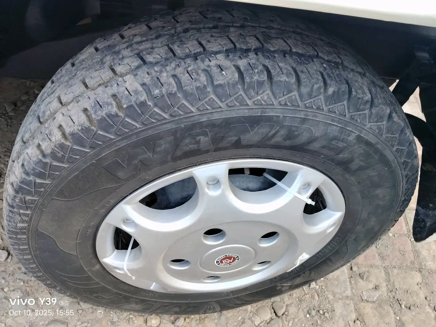 2015 Mahindra Bolero ZLX BS-III, Diesel, Manual, 91,364 km, tyre