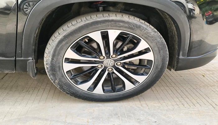 2021 MG HECTOR SHARP 1.5 PETROL CVT, Petrol, Automatic, 57,111 km, tyre