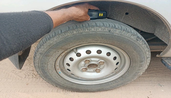 2012 Maruti Eeco 7 STR, Petrol, Manual, 1,22,935 km, tyre
