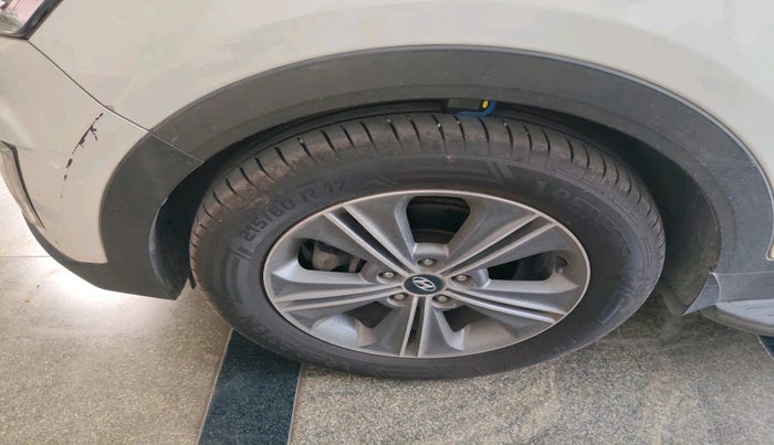 2017 Hyundai Creta SX (O) 1.6 DIESEL, Diesel, Manual, 1,04,311 km, tyre