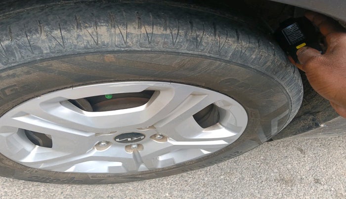 2021 KIA SONET HTK PLUS 1.0 IMT, Petrol, Manual, 54,300 km, tyre