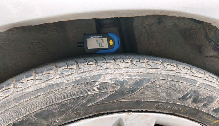 2013 Maruti Ertiga VXI, Petrol, Manual, 63,967 km, tyre