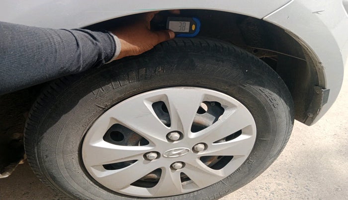 2012 Hyundai i10 MAGNA 1.1, Petrol, Manual, 30,637 km, tyre