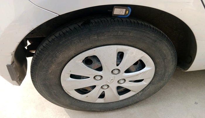 2012 Hyundai i10 MAGNA 1.1, Petrol, Manual, 30,637 km, tyre