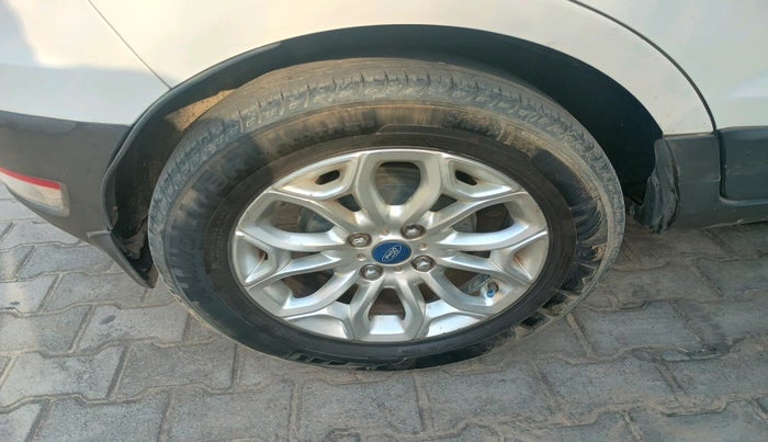 2015 Ford Ecosport TITANIUM 1.5L PETROL AT, Petrol, Automatic, 94,812 km, tyre