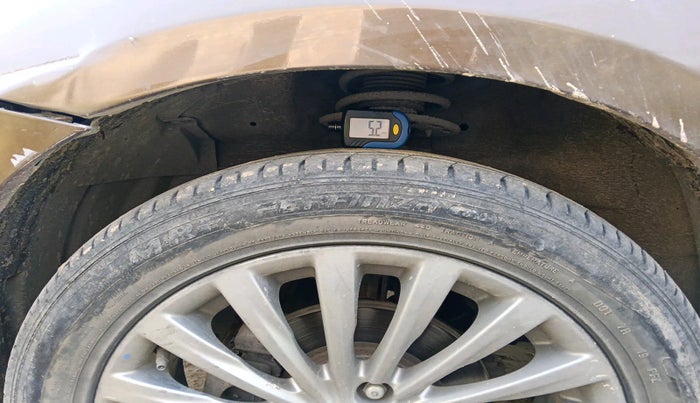 2017 Maruti Ciaz ZXI+, Petrol, Manual, 73,500 km, tyre