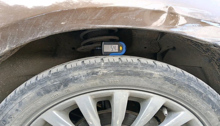 2017 Maruti Ciaz ZXI+, Petrol, Manual, 73,500 km, tyre