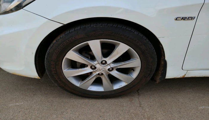 2012 Hyundai Verna FLUIDIC 1.6 CRDI SX, Diesel, Manual, 1,58,896 km, tyre