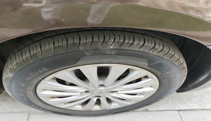 2014 Maruti Ciaz ZXI, Petrol, Manual, 1,24,560 km, tyre