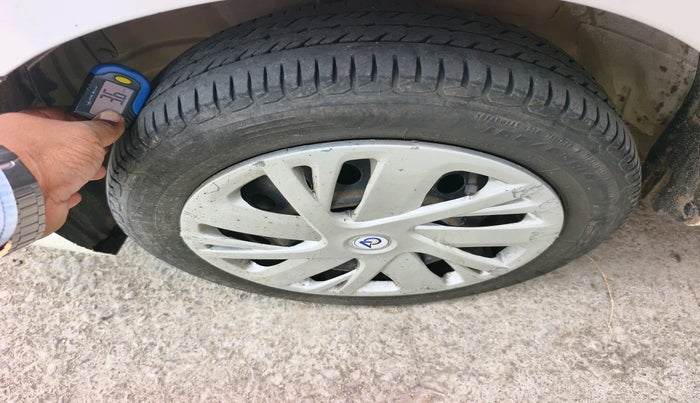 2013 Maruti Wagon R 1.0 VXI, Petrol, Manual, 1,22,053 km, tyre