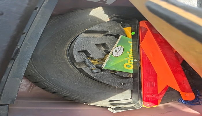 2018 Volkswagen Polo HIGHLINE PLUS 1.0 16 ALLOY, Petrol, Manual, 52,535 km, tyre